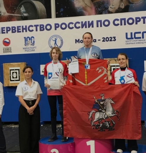 Чемпион России по метанию ножей